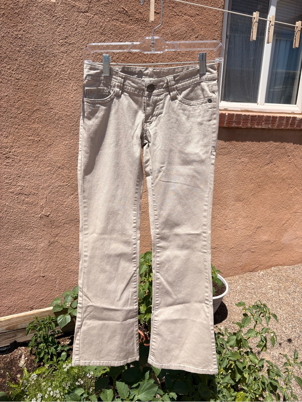 UNIONBAY Super Low Rise Flared Beige Stretch Jeans